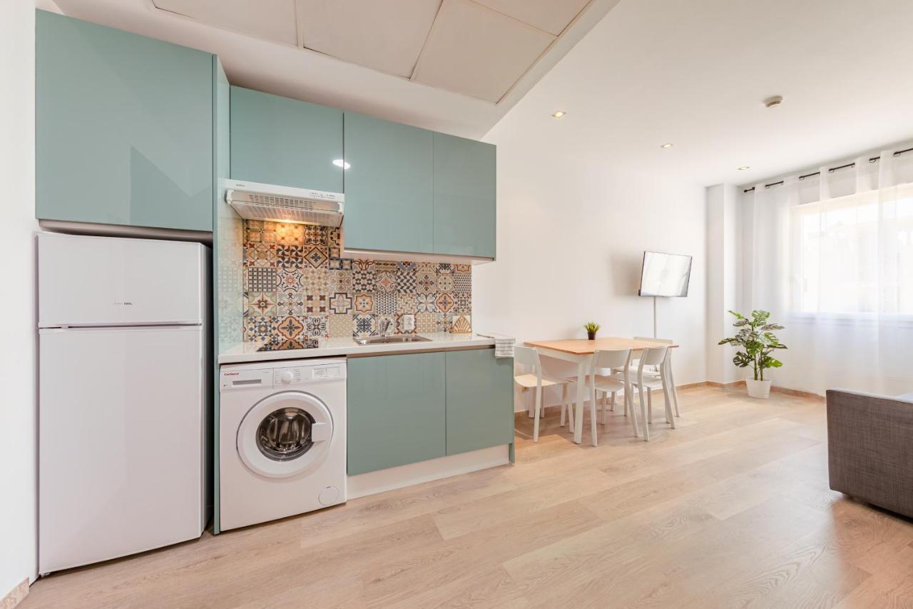 Apartment With Free Parking And Pool Bormujos Kültér fotó