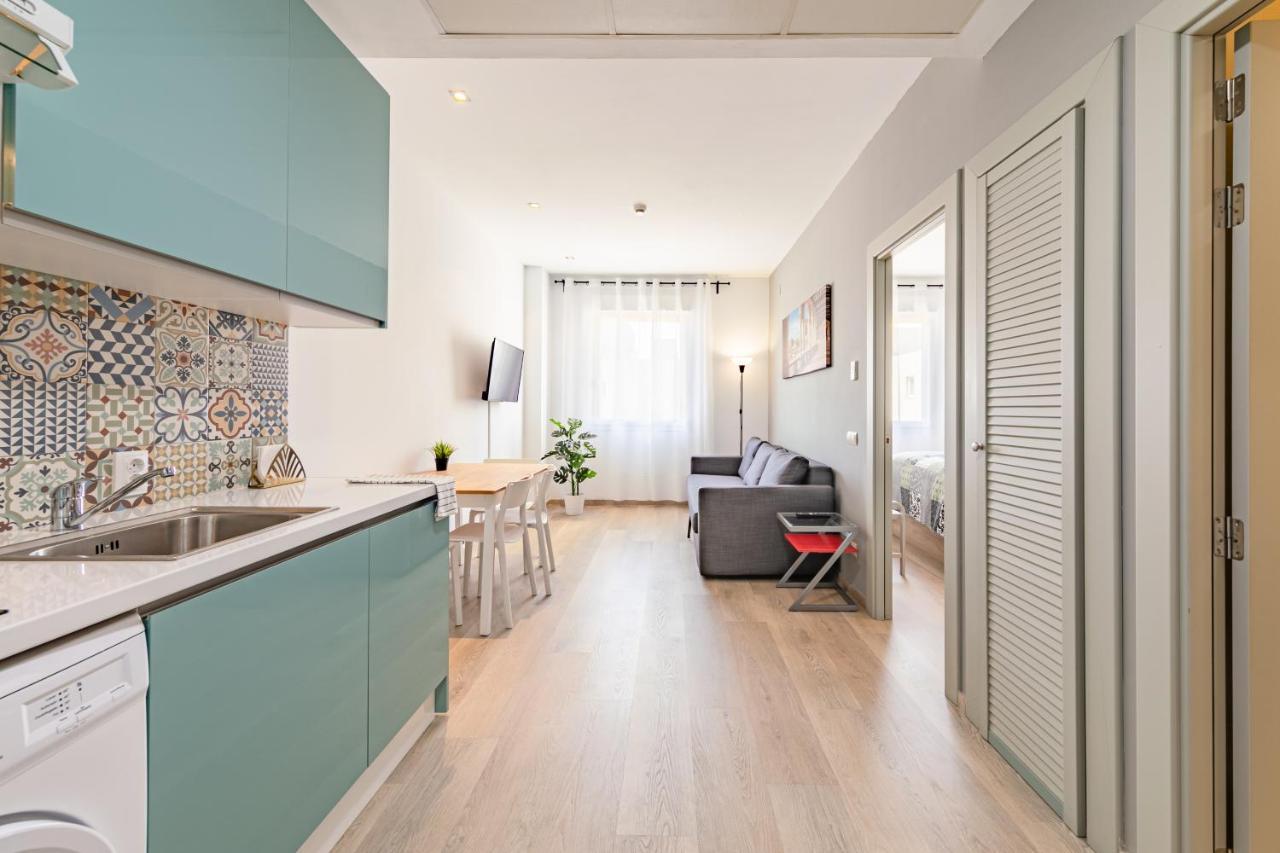 Apartment With Free Parking And Pool Bormujos Kültér fotó