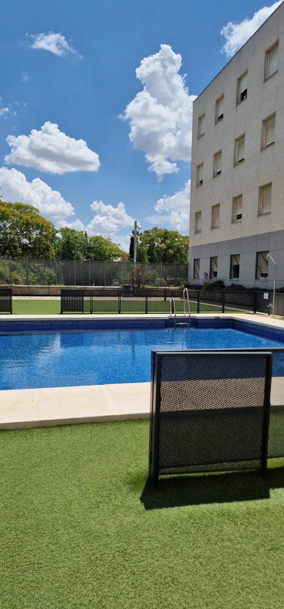 Apartment With Free Parking And Pool Bormujos Kültér fotó
