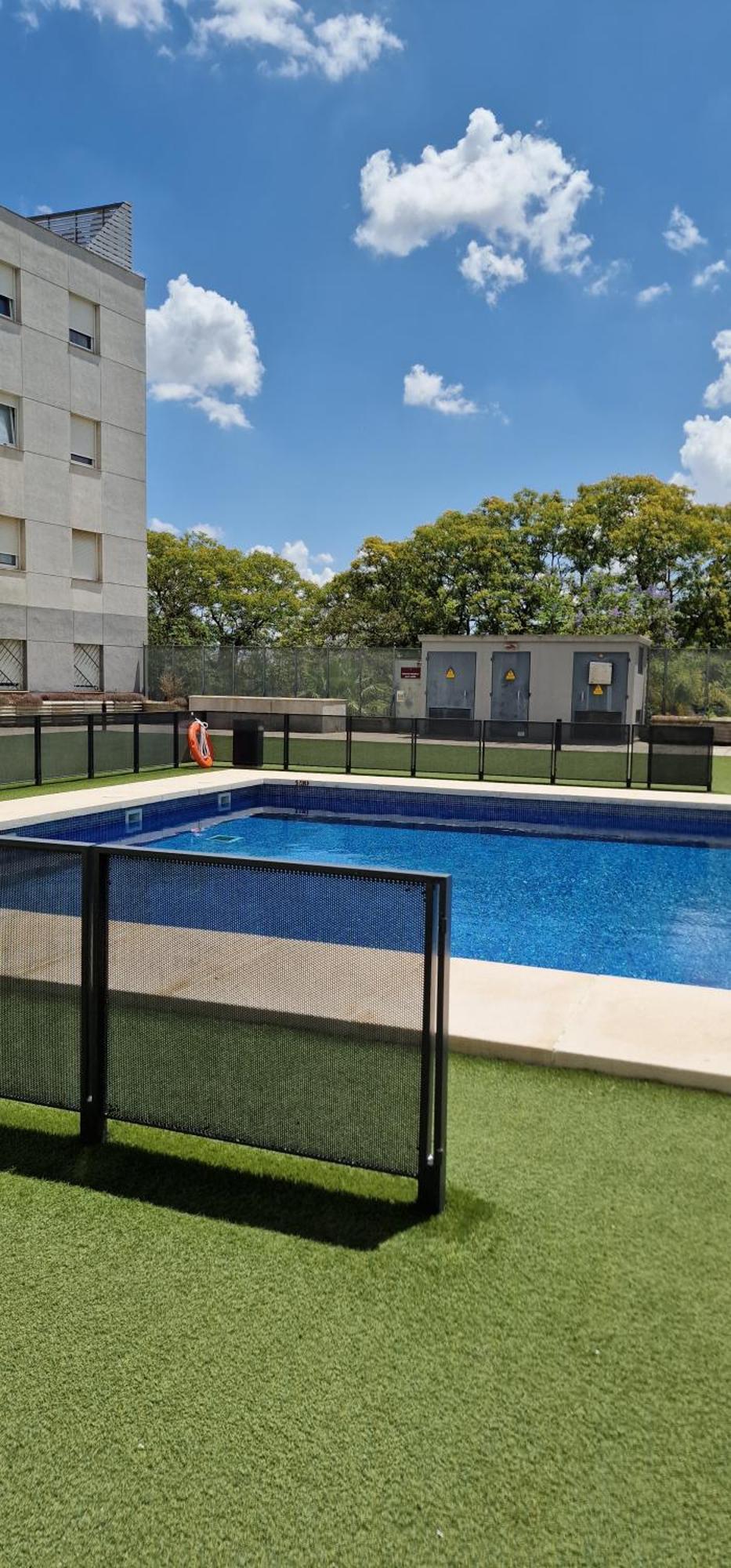Apartment With Free Parking And Pool Bormujos Kültér fotó